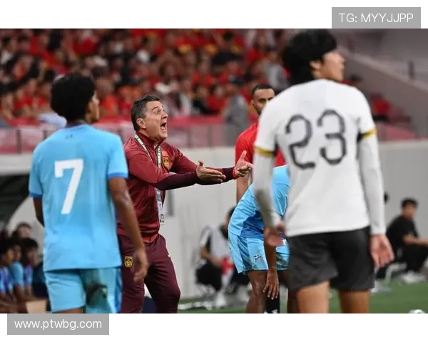 中国足球队备战亚洲杯新策略 多名新星亮相引关注 中国足球队备战亚洲杯新策略 多名新星亮相引关注