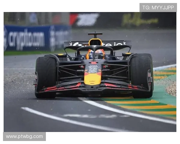 F1赛季最新动态：车队争夺激烈 车手表现引人注目