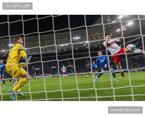 年轻球星制胜绝杀助力球队逆转夺冠引爆赛场激情沸腾震撼瞬间盛况 年轻球星制胜绝杀助力球队逆转夺冠引爆赛场激情沸腾震撼瞬间盛况